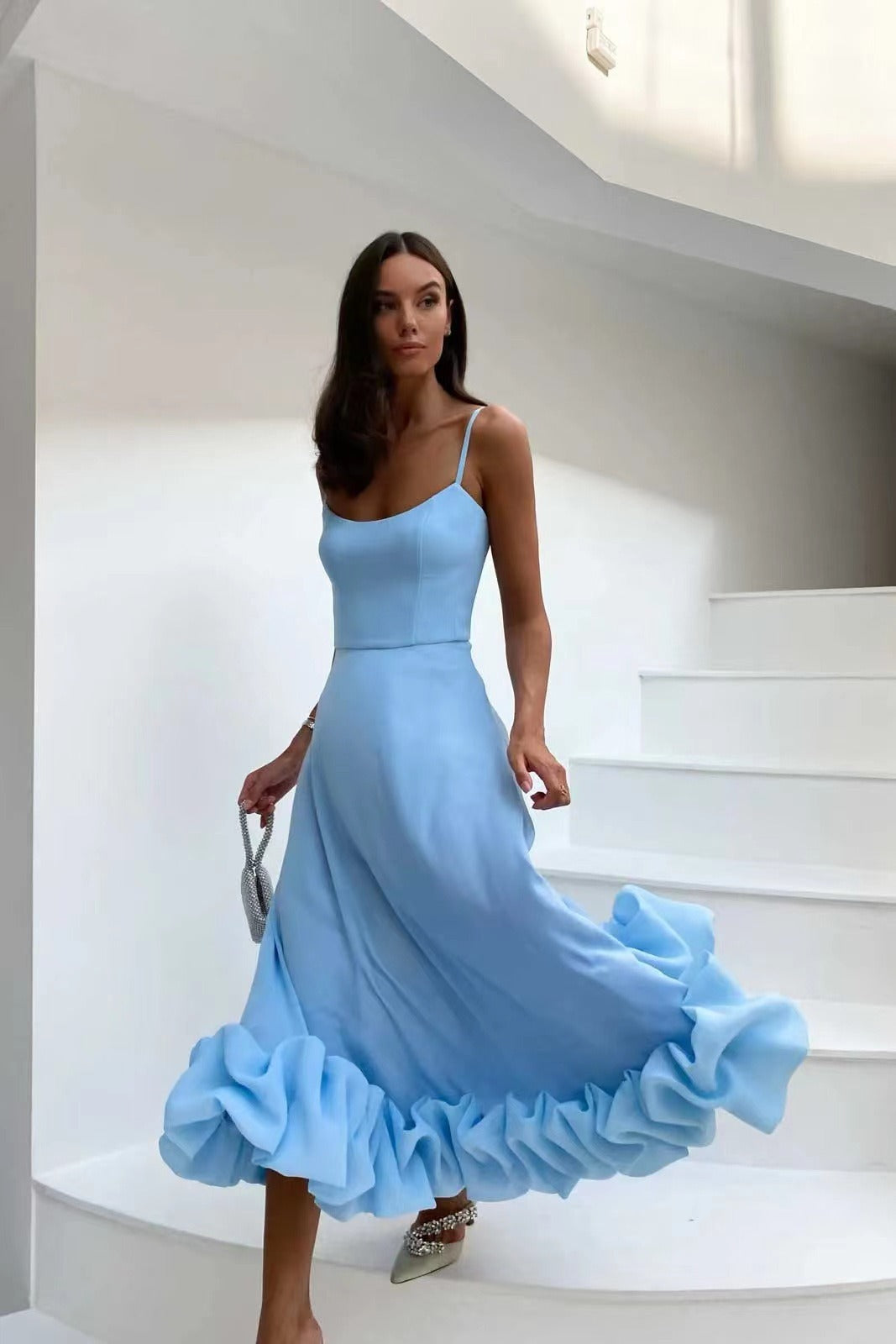 Elegant Midi Evening Dress with Ruffle Details - Stylish Black Formal Dress for Women 4