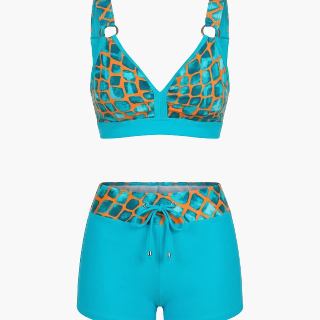 Stylish Women's Bikini Set with Stripes & Adjustable Swim Shorts for Comfort 1
