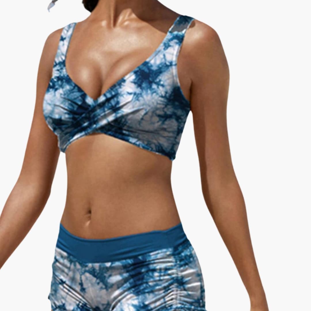 Stylish Women's Bikini Set with Twist Front Design and Comfortable Swim Shorts 1